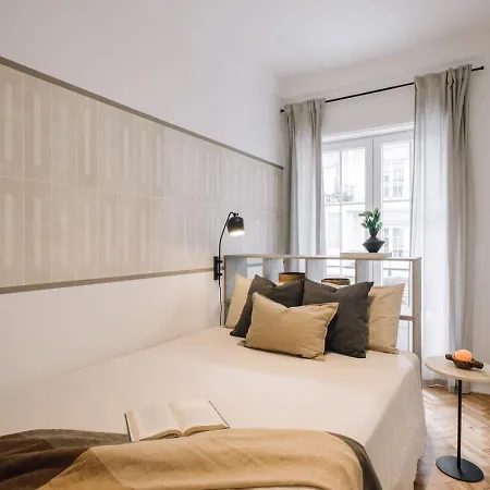 Апартаменти Fado - 3 Bedrooms, Office And Terrace In Alvalade