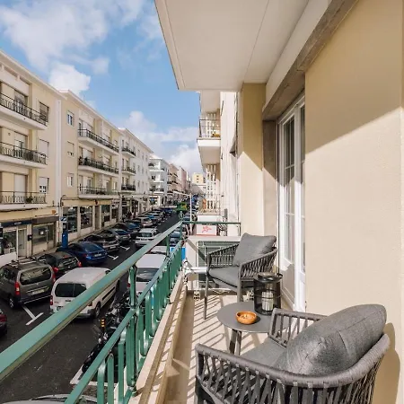 Fado - 3 Bedrooms, Office And Terrace In Alvalade דירה