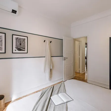 Апартаменты Fado - 3 Bedrooms, Office And Terrace In Alvalade *
