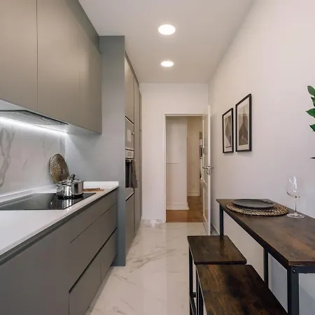 Fado - 3 Bedrooms, Office And Terrace In Alvalade * Лиссабон