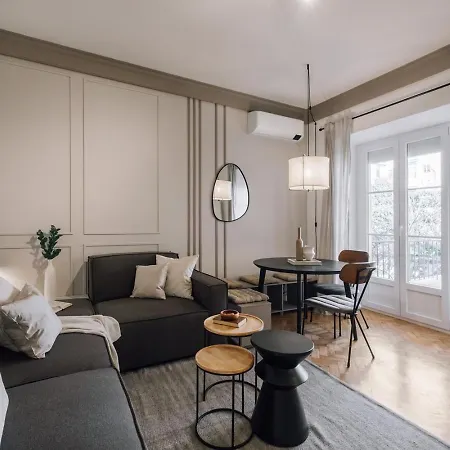 Fado - 3 Bedrooms, Office And Terrace In Alvalade *